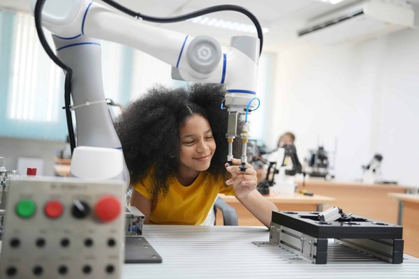 How Can Virtual Reality Enhance Surgical Training in the UK?